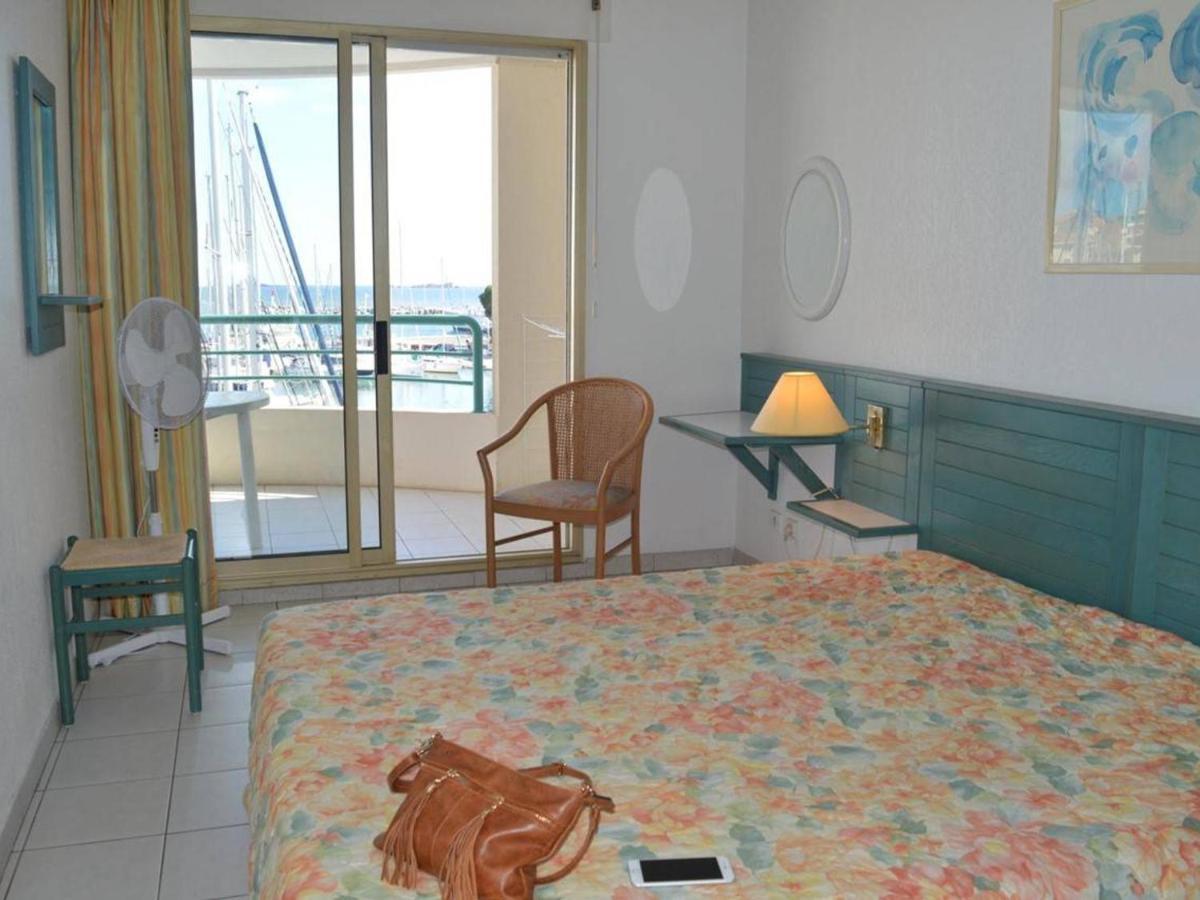 Frejus: Appt 2P, 5 Pers, Piscine, Plage A 150M, Parking, Animaux Ok - Fr-1-226A-357 Exteriör bild